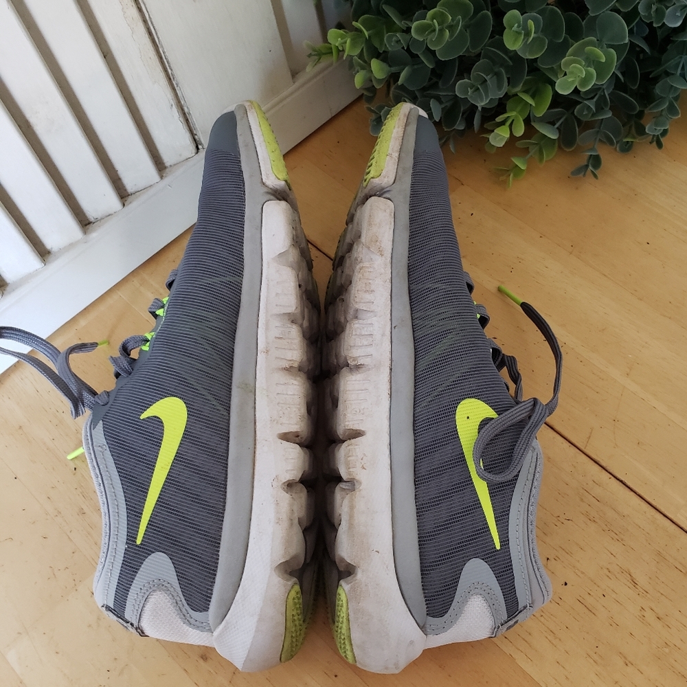 Nike Flex Supreme TR 4 HP Women's Training Sneaker - Picture 4 of 8